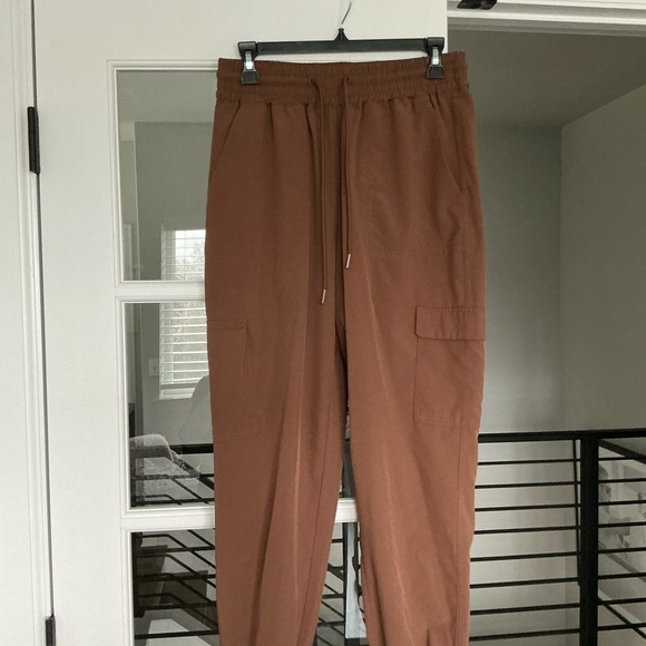 Old Navy Stretch Tech Joggers Pants Brown Taupe Size S - Picture 2 of 8